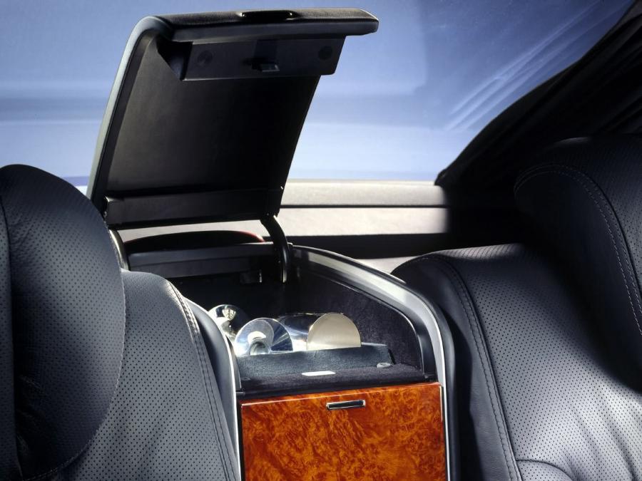 Детали интерьера Maybach 62 (V240) 2002 года  (фото 189 из 248)
